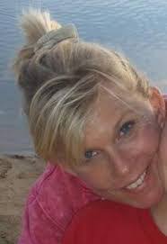 Lisa Vandenberg's Instagram, Twitter & Facebook