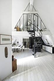Dachwohnung Einrichten Profitieren Sie Von Der Farbe Weiss In Allen Hinsichten A Frame House Modern Loft Loft Style