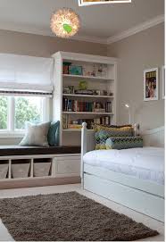 Creer Une Banquette Sous La Fenetre Home Toddler Bedroom Decor Contemporary Bedroom