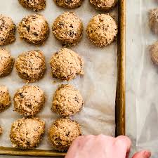 To freeze delicate frosted or decorated cookies, place in single layers in freezer containers and cover with waxed paper before adding another layer. The Best Way To Freeze Baked Goods The New York Times