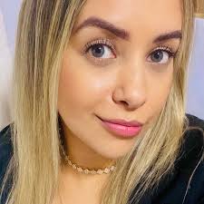 𝗟𝗶𝗽 𝗳𝗶𝗹𝗹𝗲𝗿 𝗶𝗻 𝗮 𝗯𝗼𝘁𝘁𝗹𝗲 ✨ Volume & Plump: Patented Reedle  Shot spicules + Jimo Root Extract. 💧 Gloss & Zero Flake: Hyaluronic Acid +  Jojoba Oil. Your ultimate lip fix—High-shine lips