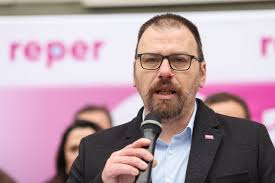 Adrian Albu, supravieţuitor Colectiv, şi-a anunţat candidatura la Primăria  Sectorului 5, din partea REPER ⋆ Universul.net