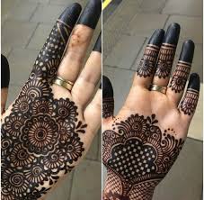 Round Mehndi Designs For Hands You Should Definitely Try In 2020 Simple mehndi designs are very beautiful and easy mehndi designs and mostly used by teenagers on any function or religious occasion.