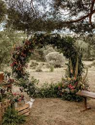 Como imagen que no soy responsable de retrasos debidos a los trámites de aduanas. 8 Estilos En Arcos De Flores Para Ceremonias Al Aire Libre Y Un Si Quiero De Pelicula Tendencias De Bodas Magazine Blog