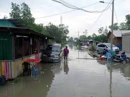 * jawaban untuk ketika terjadi pasang surut, maka laut akan menjadi dangkal. Air Pasang Besar Beberapa Kawasan Di Klang Sabak Bernam Terjejas