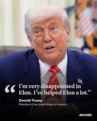 The president of the United States and the world's richest man are feuding.  cnb.cx/45cbhFU