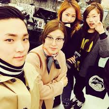 PHOTO] AKMU with SHINee's Key,Onew and friends. (cr. _hodoli_)