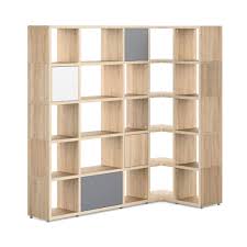Eckregal Im Eiche Dekor Mit Turen Und Ruckwanden In Weiss Anthrazit Und Eiche Bibliotecas Caseras Libreros Casero