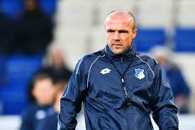 Julian nagelsmann has been coach at hoffenheim for a year now. Neuer Hoffenheim Trainer Schreuder Bringt Bruder Als Co Trainer Mit 1 Bundesliga Badische Zeitung