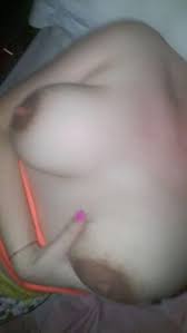 Fotos caseras de tetas de Fotos de mis tetas con Pechos naturales y sensuales en Escenas auténticas y Entornos hogareños capturando la Atracción genuina