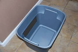 Using a plastic container, a tapered nozzle and a spa basket. Diy Skimmer