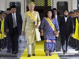 The title traces its origin from the times of the old pahang sultanate, and was historically known simply as shahbandar ('harbourmaster'). Najib Razak Sebagai Orang Besar Berempat Negeri Pahang Negeri Pahang
