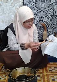 Mengapa batik mampu menjadi salah satu keunggulan ekonomi yang dimiliki indonesia? Batik Wikipedia Bahasa Indonesia Ensiklopedia Bebas