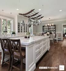 Le Plancher Flottant Arganda Imite Le Bois D Erable Araganda Floating Floor Imitates Maple Hardwood Flo Luxury Kitchen Design Kitchen Style Luxury Kitchens