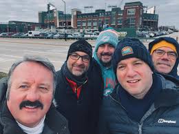 It's 8.30am, it's minus 4 Celsius, guess where the Sunday Night Club are?  😁💚💛