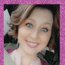 Leslie Bartley's Instagram, Twitter & Facebook