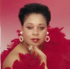 Linda Holmes Obituary