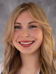 Hello Watts! Time for Meet the Student Monday! 💙 Hi guysss! My name is  Morgan, and I am a Level 2 student here at Watts and a class representative  for my cohort.