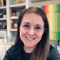 Elizabeth Overby's Instagram, Twitter & Facebook