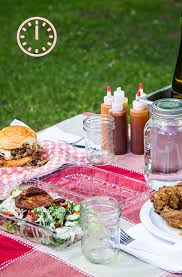 12 H Boite A Lunch Originale De La Dinette Triple Crown A La Banquise Rien De Mieux Qu Un Repas Gourmand A Emporter P Repas Gourmand Boite A Lunch Dinette