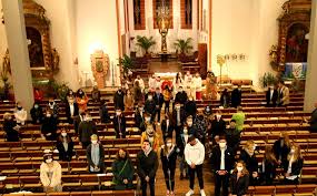 Die vorbereitung auf das sakrament der firmung ist vielseitig und bleibt immer herausfordernd. Pfarreiengemeinschaft Retztal Retzbach Firmung 6 11 2020