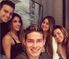 James rodriguez popularly known as a golden boy is one of the greatest football players at present. James Rodriguez Wife Daniela Ospina Photos Pictures Footballwood Com