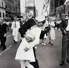 World war ii was the largest and most destructive conflict in history. Ihr Kuss Beendete Den Zweiten Weltkrieg Welt