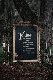 This Halloween Wedding Is A Haunting Good Time Halloween Themed Wedding Halloween Wedding Wiccan Wedding