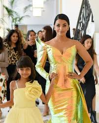 We update gallery with only quality interesting photos. Miss World 1994 Aishwarya Rai Bachchan At The Cannes Film Festival Pecinta Kontes Kecantikan