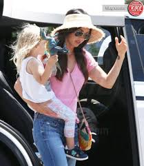 Che Spettacolo Megan Fox E La Prole Originali E Bellissimi Foto Kikapress Com Megan Fox Luke Perry Tre Bambini