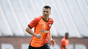 Он играет на позиции левый. Konoplyanka Ne Sobiraetsya Pokidat Shahter Cyganyk Raskryl Plany Futbol 24