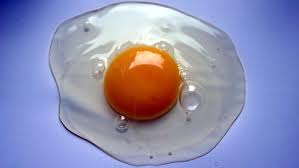 Nak tanya, kalau telur tu kita buang kuning dia, berapa kalori ye yg tinggal? 5 Manfaat Putih Telur Untuk Kesehatan