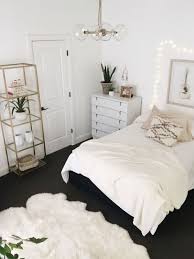 Pinterest Fab5ever Instagram Brunette Traveler Apartment Bedroom Decor White Bedroom Design Bedroom Design