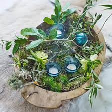 Jedoch treffen die gestecke, die es zu kaufen gibt, nicht immer den individuellen geschmack. Gesteck Mit Holz Moos Christrosen Bild 29 Living At Home