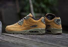 For those that love red and black color mashups, nike is launching a air max 90 that should be to your liking. Ø±Ù…Ø§Ù„ Ù…ØµØºØ± Ù…Ø±Ø§Ù‚Ø¨ Basket Nike Air Max 90 Winter Premium Findlocal Drivewayrepair Com