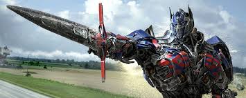 Anthony hopkins, mark wahlberg, peter cullen and others. Transformers 5 The Last Knight Michael Bay Verkundet Ruckkehr Von Hound Und Crosshairs Kino News Filmstarts De