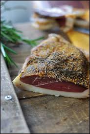 Magret De Canard Seche Au Romarin Et Piment D Espelette Et Si Vous Passiez Prendre L Apero A La Maison Talons Hauts Cacao Recettes De Cuisine Cuisine Et Boissons Recette