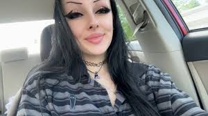 Good morning ☀️🖤 more passenger princess selfies ofc