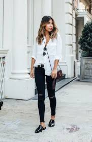 Camisa Social Com Calça Jeans Feminina 7 Novas Provas De Que As Mules Seguem Em Alta Steal The Look Looks Camisa Branca E Jeans Moda
