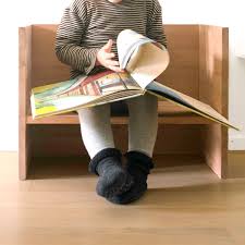 Klassische barhocker aus holz sind heute immer noch weltweit die häufigste bestuhlung für tavernen, lounges und cocktailbars. Kindergarderobe Mit Berlinerhocker Diy Anleitung