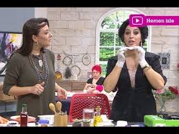 Sems Arslan Dan Goz Alti Morluklari Ve Kirisiklari Icin Dogal Tarif Ezgi Sertel Le Kadinlar Bilir De Youtube Cilt Urunleri Dogal Cilt Bakimi Cilt Bakimi