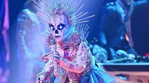 Im halbfinale von the masked singer treten am montag sechs maskierte kandidaten gegeneinander an. Download Dirty Diana Das Skelett The Masked Singer Prosieben Mp4 Mp3 3gp Daily Movies Hub