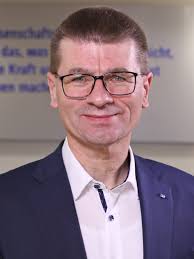 Wir freuen uns auf ihren. Die Kopfe Der Bezirke Profil Magazin