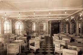Inside The Titanic When The Huge Ship Sank In 1912 Here S What The Luxurious Interior Looked Like Titanic Cruise Ship Veranda Cafe