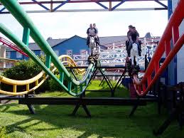 Steeplechase is the last operating example of this very unique roller coaster. Steeplechase Green Blackpool Pleasure Beach Parkwelten