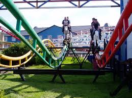 Avalanche is a steel bobsled roller coaster at blackpool pleasure beach in blackpool, england. Steeplechase Green Blackpool Pleasure Beach Parkwelten