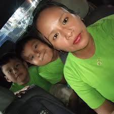 El presidente cívico y el subcomandante de la Policía, Edson Claure,  sostuvieron una discusión en la puerta del Comando Departamental #Unitel  #SantaCruz #Policía #Calvo #Claure #Represión