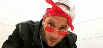Le sonoritá tropicali, il reggae e il rocksteady sono radici da cui difficilmente mi riesco a staccare. Clementino Da Nina Zilli Ai Maneskin Via Con I Tormentoni