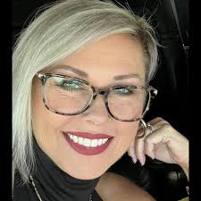 Affordable stylist in Lakeland for pixie cut