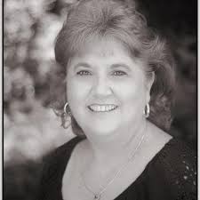 ✨SURPRISE GIVEAWAY✨ 🎄🎁 CONGRATS TO OUR WINNER: Kaitlyn Joy Fellin! I  don't know about you, but the holidays always make me want to GIVE! I want  to give thanks to all of